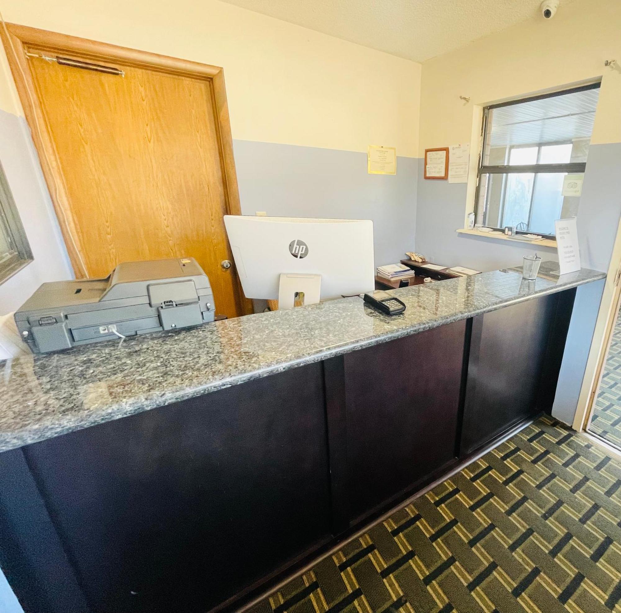 Americas Best Value Inn Jay エクステリア 写真